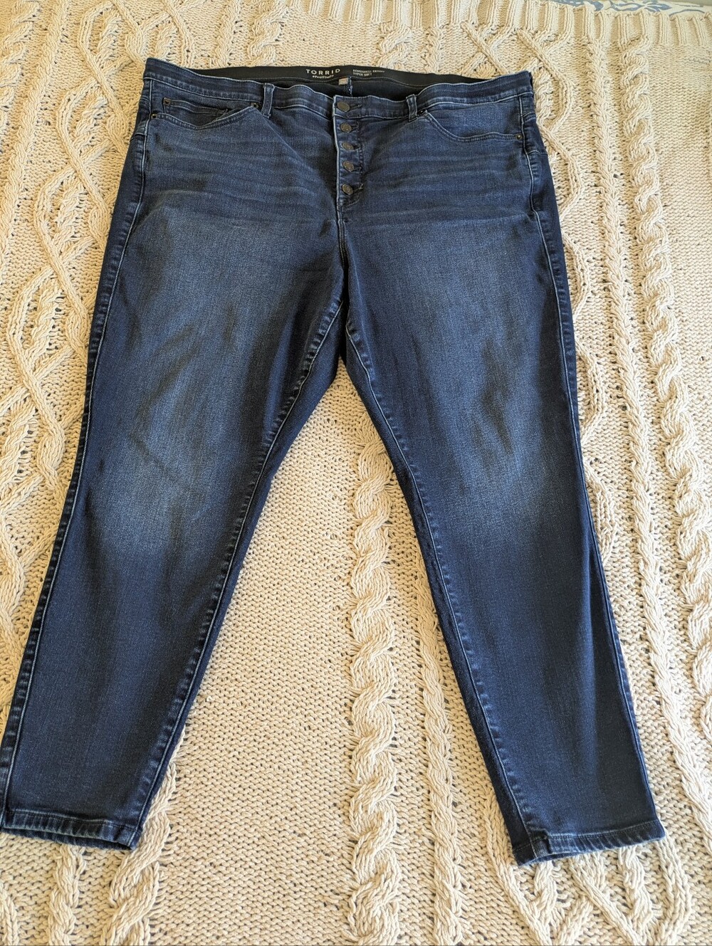 Torrid Bombshell Skinny Jeans Sz 26
